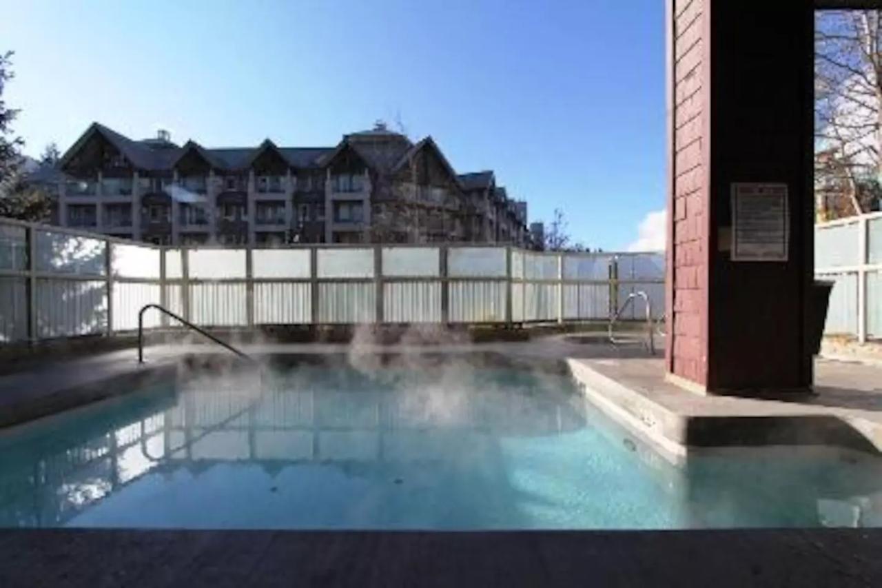 R & R Retreat Luxury Condo Γουίστλερ Εξωτερικό φωτογραφία